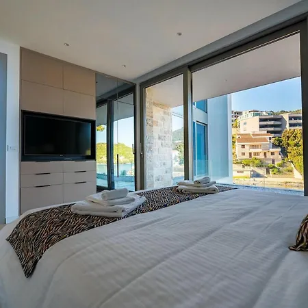 Moreska Seafront Infinity Pool Villa Korčula